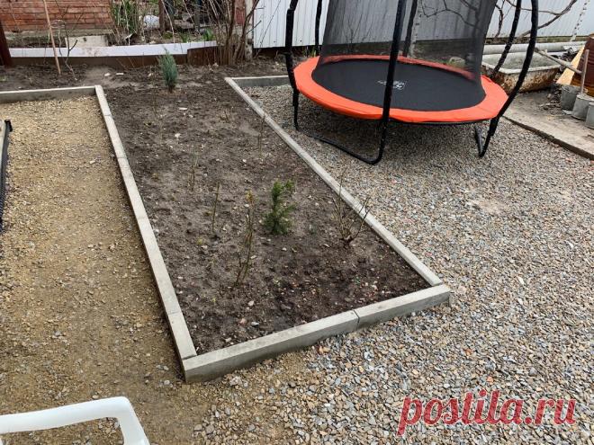 Увидел, как финны отделяют грядки и цветники от дорожек и плитки во дворе. Теперь жалею, что зря потратил деньги на бордюр | Строю для себя | Яндекс Дзен