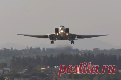 Российские бомбардировщики совершили маневры над Белоруссией. В Министерстве обороны России сообщили, что два российских дальних бомбардировщика Ту-22М3 провели патрулирование в воздушном пространстве над Белоруссией. В ходе маневров они отработали взаимодействие с наземными пунктами управления и проверили систему ПВО Союзного государства.