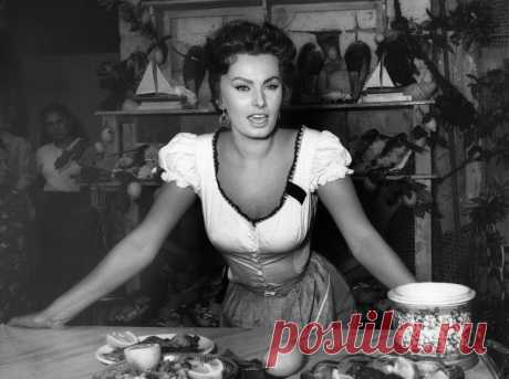 84-летняя Софи Лорен в инвалидной коляске замечена на съемках - Кино Mail.ru