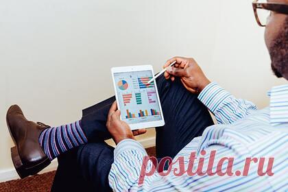 Центробанк обнаружил новую финансовую пирамиду в России. Центробанк обнаружил новую финансовую пирамиду. Она действует по принципу онлайн-игр, заявил глава департамента противодействия недобросовестным практикам ЦБ Валерий Лях. По словам специалиста, новый тип финансовых пирамид, который открыл ЦБ, составляет восемь процентов от общего числа подобных проектов.