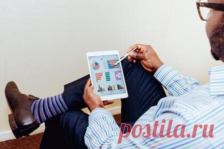 Центробанк обнаружил новую финансовую пирамиду в России. Центробанк обнаружил новую финансовую пирамиду. Она действует по принципу онлайн-игр, заявил глава департамента противодействия недобросовестным практикам ЦБ Валерий Лях. По словам специалиста, новый тип финансовых пирамид, который открыл ЦБ, составляет восемь процентов от общего числа подобных проектов.