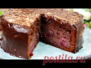 Знаменитый торт «Пьяная вишня» — так просто, так вкусно Бисквит:5 яиц1/4 ч. л. соли3/4 стакана сахара (150 г)2/3 стакана пшеничной муки (80 г)4 ст. л. какао-порошка (45 г)2,5 ст. л. кукурузного крахмала (30 г)1 ч. л. разрыхлителяНачинка300 г вишни (10,5 унций)1/4 стакана коньяка или ликера (50 г)290 г сгущенного молока с сахаром (200 г)150 г...