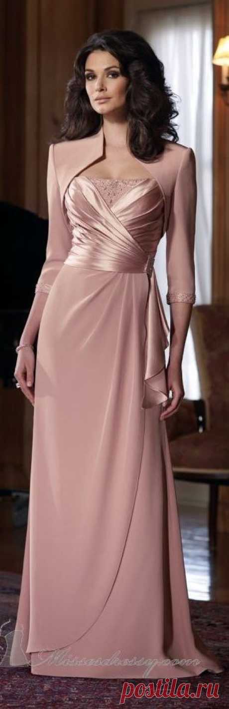 Найдено на сайте dressale.com.