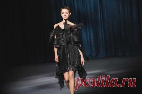 Givenchy: французский модный дом удивляет ретроспективой к стилю &quot;нуар&quot; в новой коллекции