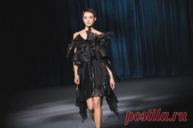 Givenchy: французский модный дом удивляет ретроспективой к стилю "нуар" в новой коллекции