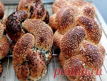 חלות שבת קלועות חלות שבת קלועות, חלות שבת ביתיות, טעימות, אווריריות וקלועות שמתאימות במיוחד לשולחן הקידוש - המתכון הזה בהחלט יחסוך לכם לקנות חלות שבת במאפייה