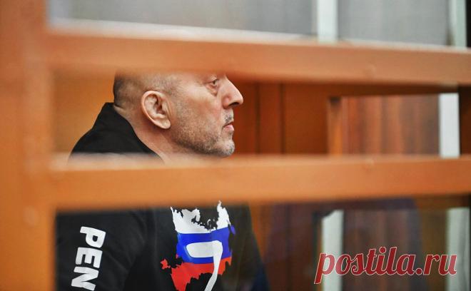 Экс-полковника из Дагестана приговорили к пожизненному за теракты в метро. Экс-глава РОВД по Кизлярскому району Исаев, по данным следствия, был участником группировки, взявшей на себя ответственность за теракты на станциях «Лубянка» и «Парк культуры» в 2010 году. Он также подвез одну из смертниц с бомбой