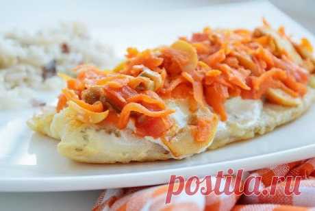 Как жарить мойву в духовке 

Вы до сих пор жарите мойву на сковородке? Этот способ приготовления рыбки давно устарел. Сейчас многие мойву жарят в духовке. Это быстро и удобно, к тому же никаких брызг. 

Ингредиенты: 

0,5 кг мойвы 
соль 
черный молотый перец 
мука 

Растительное масло не понадобится, ведь жарить рыбку мы будем не в сковородке, а на противне. 

Приготовление: 

Рыбу моем и даем ей полностью оттаять. 
Просушиваем ее. Смешиваем муку с перцем молотым и солью. ...