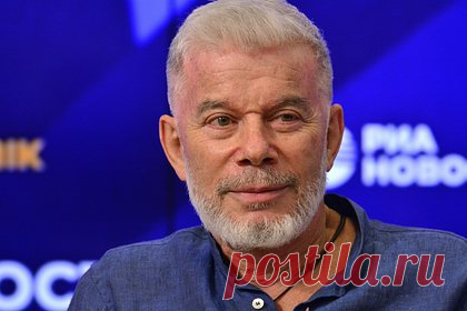 Газманов рассказал об отсутствии планов по продаже квартиры в Латвии. Российский певец Олег Газманов заявил, что пока не планирует продавать свою квартиру в латвийской Юрмале. Об этом он рассказал в разговоре с изданием «Дни.ру». Певец поделился, что не может поехать в Латвию, однако продолжает платить налог на недвижимость и вносить коммунальные платежи.