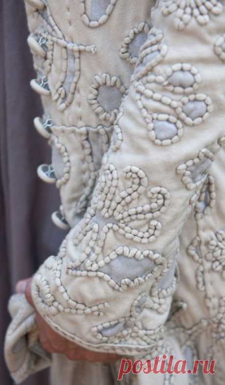 sweetpeapath: Embroidered coat by Alabama chanin Hand-embroidered swing coat in 100% cotton jersey. Couching embroidery adds a beautiful texture and sculptural quality.