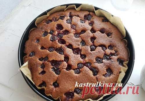 Вкусный вишневый пирог на скорую руку со свежей или замороженной вишней