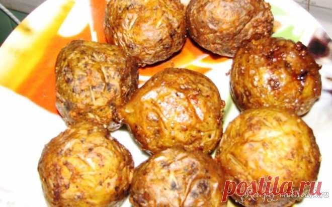 Печеный картофель в мультиварке