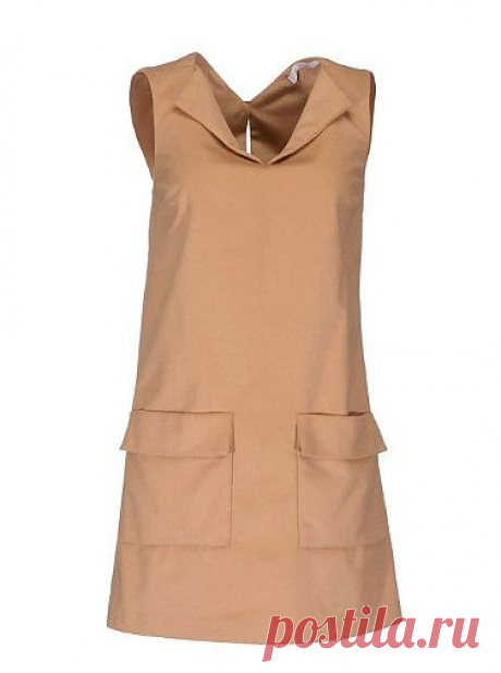 Одноцветное платье из сукна