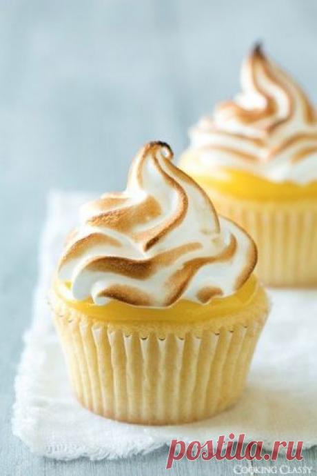 Лимонные капкейки с курдом и меренгой - Лучшие кулинарные рецепты интернета