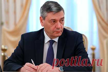 МИД назвал «скрепы» политики Москвы на постсоветском пространстве. Политика Москвы в области интеграции стран на постсоветском пространстве обусловлена общим советским прошлым и объединяющим страны русским языком, объяснил заместитель министра иностранных дел России Андрей Руденко. Он добавил, что страны СНГ всегда останутся приоритетом во внешней политике Москвы.