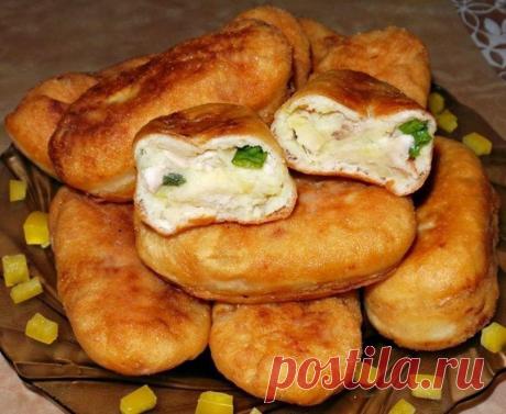 Пирожки жареные с куриным мясом, зеленым луком и картофелем 😃