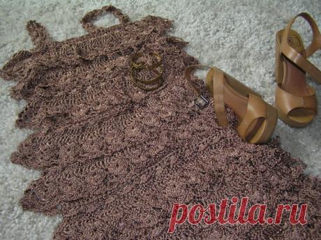 Праздничное платье крючком. Красивый сарафан с рюшами вязаный крючком. |