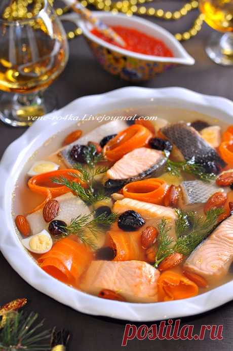 Пять разных заливных на любой вкус и цвет! Готовимся к НГ! 



Уж так принято у нас, что если Новый год, то это изобилие закусок. И ничто так не украшает праздничный стол, как красивое заливное. Заливное из курицы, мяса, овощей, языка, грибов, рыбы, его можно…