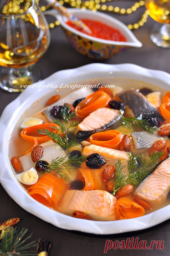 Пять разных заливных на любой вкус и цвет! Готовимся к НГ! 



Уж так принято у нас, что если Новый год, то это изобилие закусок. И ничто так не украшает праздничный стол, как красивое заливное. Заливное из курицы, мяса, овощей, языка, грибов, рыбы, его можно…