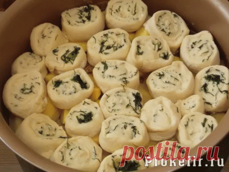 НУДЛИ
Какая же это вкуснятина! Никогда раньше даже не слышала про нудлии. А, оказывается, в инете столько много разных способов приготовления этого блюда!
Я взяла немного от одних, немного от других и получился такой вот вариант...
Понадобится:
говядина - 500 г (можно любое мясо или птицу)
картофель - 1 кг
лук, морковь
соль, перец
Для нудлей:
кефир - 0,5 ст.
сода - 1/4 ч.л.
соль
мука - сколько возьмет
чеснок - 3 зубка
укропчик
Приготовление:
Сначала все как обычно. Поджарила лучок с морков
