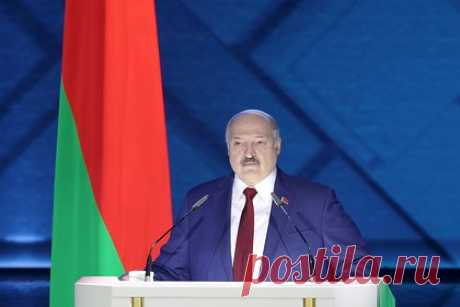 Лукашенко запретил отменять скидки по акции. Президент Белоруссии Александр Лукашенко подписал директиву о недопустимости роста цен в стране. В том числе она запрещает отменять различные скидки и акции, если в результате стоимость товара вырастет. Документ принят для незамедлительного и жесткого реагирования на ситуацию на потребительском рынке.