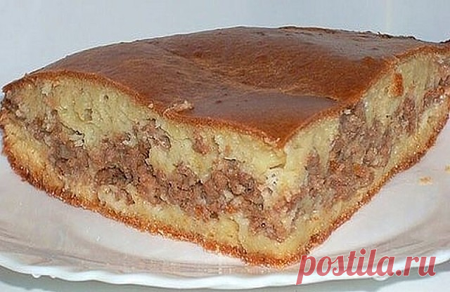 Пирог с мясом «Легче не бывает»
Его приготовление займет всего минут 10, а результат получите превосходный. Пирог с мясом легче не бывает выручит в любой ситуации.



Ингредиенты: 


2 яйца; 
0.5 ч. л. соли; 
1 ст. муки; 
1 ст. кефира; 
1 ч. л. соды. 


Начинка: 


300 г фарша; 
2-3 луковицы, порезать кубиками;
соль, перец — по вкусу.


ПРИГОТОВЛЕНИЕ:


1. Кефир перемешиваем с содой и оставляем минут на 5.
2. Затем добавляем остальные ингредиенты и хорошо перемешиваем.
3. ...
