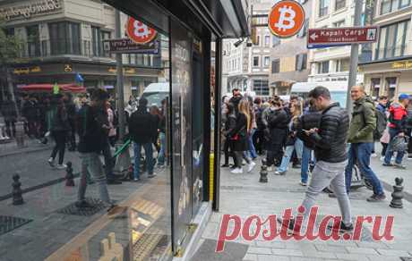 Стоимость биткойна превысила $31 тыс. впервые с 13 июля. По данным на 19:55 мск, биткойн находился на уровне $31,196 тыс.