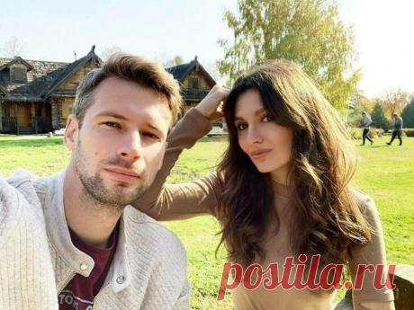 Деревня с бытом XIX века: Осадник и Покровский прокатились по старорусскому маршруту Последние новости шоу-бизнеса России и мира, биографии звезд, гороскопы - Вешкаймские вести