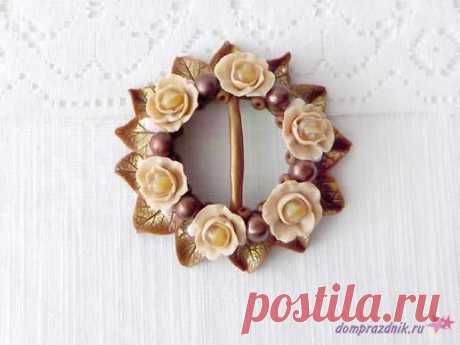 Подарок своими руками из полимерной глины: Зажим для платка в кофейных тонах