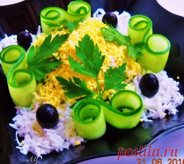 Салат "Кальмары с сыром и чесноком" - Простые рецепты Овкусе.ру