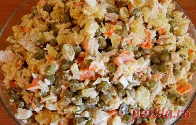 Салат Оливье с курицей и маринованным луком | Recept-Fresh Салат Оливье относится к такому типу салатов, которые хочется есть не только на Новый Год, но и с некоторой регулярностью в течение года. Например, в нашей с...