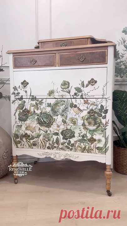 Love vintage style? Then you will LOVE this dresser transformation!BA @renovelleasenseofrenewal paired wood tones, neutral colors and earthy florals to creat...