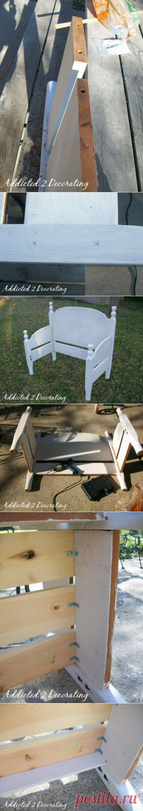 Скамья из деревянных стульев