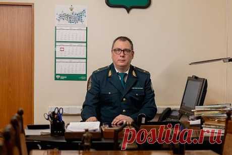 Следствие потребовало арестовать генерала и полковника таможни по делу о взятке. Следствие потребовало арестовать замначальника Центрального таможенного управления генерала Александра Беглова и главу центра электронного декларирования Центральной акцизной таможни полковника Александра Алеева. Оба фигуранта проходят по делу в качестве обвиняемых. Их пока не доставили в суд.