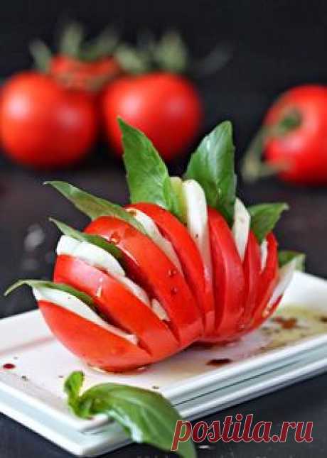 Tomato, Mozzarella, Basil with a Balsamic reduction