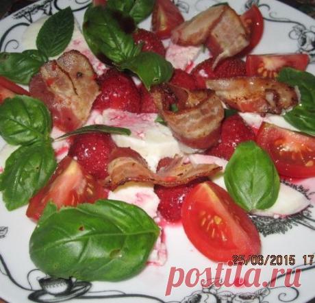 Самый летний салат с клубникой