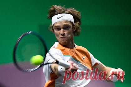 Российский теннисист Рублев объяснил выступление в паре с украинцем. Российский теннисист Андрей Рублев прокомментировал победу в паре с украинцем Денисом Молчановым на турнире в Марселе. «Мы обычные люди, мы не политики. Мы занимаемся спортом», - ответил Рублев на вопрос о том, каково ему было играть с украинцем на фоне обострения отношений между странами.