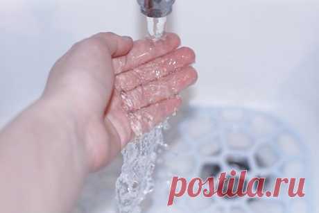 Разработан новый метод очистки воды с помощью плазмы. Российские ученые из лаборатории оптических излучений ИСО СО РАН создали новый метод очистки воды с помощью холодной плазмы. В ходе экспериментов специалисты протестировали технологию на воде с примесями красителей, в результате которого краситель превратился в безопасные соли и углекислый газ.