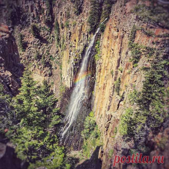 There's a little climbers trail(goat trail) to the right of Palisade Falls....so I followed it....and ended up here #rainbow #travel #sometimesiwander #brysoncityoutdoors #roadtrip #montana #hyalitecanyon
