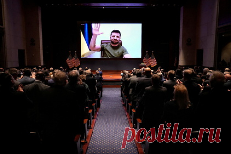 На Украине приняли закон о возможной отсрочке выборов президента НАН. Верховная Рада Украины приняла законопроект о возможной отсрочке выборов президента и президиума Национальной академии наук (НАН) на время военного положения. Об этом в своем Telegram-канале сообщил депутат парламента Ярослав Железняк. По словам нардепа, законопроект №7686 поддержали 325 депутатов.