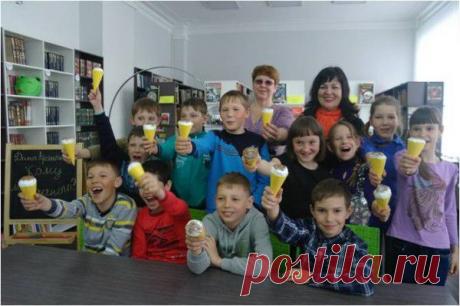 Астраханская Областная Детская Библиотека - Презентация книги «Кому мороженого?»