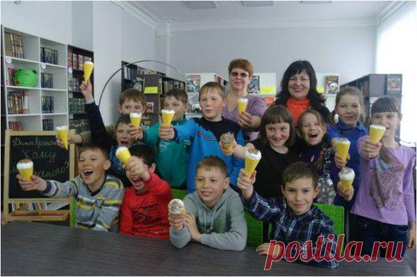 Астраханская Областная Детская Библиотека - Презентация книги «Кому мороженого?»