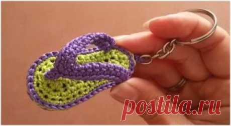 Crochet Keychain Slippers Flip Flops - Free Pattern [Video]