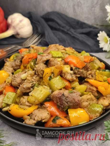 Свинина с кабачками и болгарским перцем на сковороде — рецепт с фото пошагово