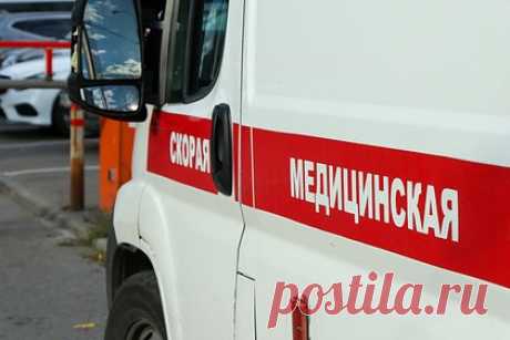 В России бригада скорой помощи выбросила лежачего пациента на дорогу и уехала. В Архангельске медики скорой помощи выбросили из машины на улицу пациента и уехали, оставив его лежать на снегу. В региональном Минздраве объяснили, что таким образом бригада «&quot;высадила&quot; пациента, который в ту ночь был в состоянии алкогольного опьянения, когда он отказался от госпитализации».