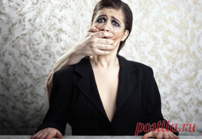 Синдром «чужой» руки как психоневрологическое расстройство: симптомы, лечение
Синдромом «чужой» руки (СЧР) называется одно из самых непростых психоневрологических заболеваний. Оно заключается в трудности/неспособности человека контролировать двигательную активность верхних конечностей (как правило, одной руки, но, возможно, и сразу обеих). Аномалия встречается нечасто, но встречается. И нуждается...
Читай дальше на сайте. Жми подробнее ➡