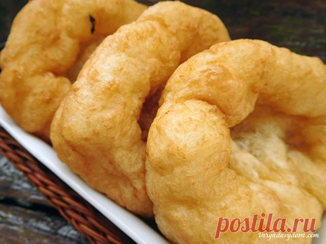 Мекица Помимо баниц в Болгарии есть еще такая вкусная выпечка как мекица. Я их называю пончиками