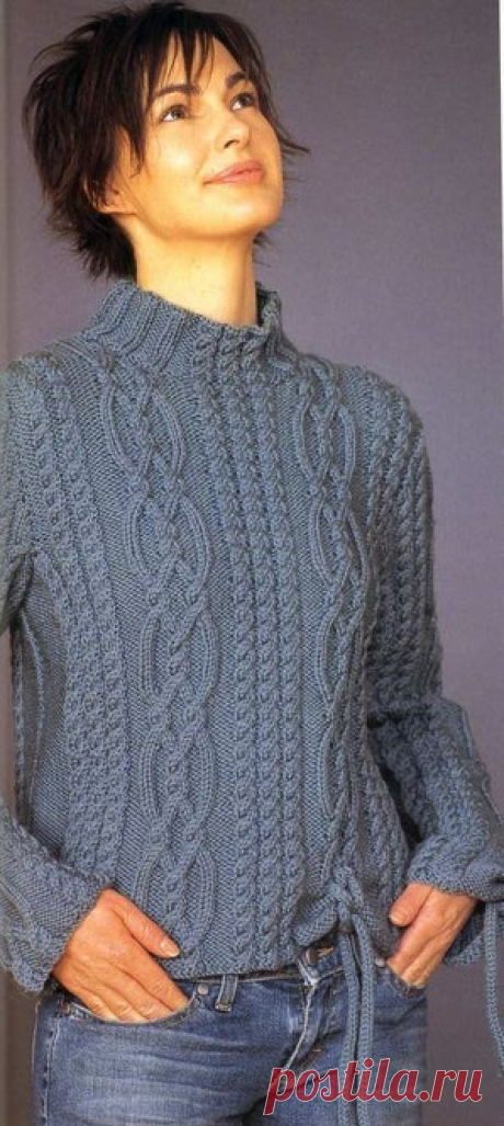 Свитер с оригинальной шнуровкой
