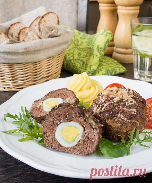Мясные маффины с перепелиным яйцом на Вкусном Блоге Апдейт рецепта от 1.08.2008. Вам надоели традиционные котлеты, отбивные и прочие антрекоты? Вам хочется хочется добавить новизны в повседневные блюда? Тогда попробуйте приготовить мясные маффины, рецепт которых вы найдете в этом посте. Такое оригинальное решение понравится детям, которые не очень любят скучные котлеты, жареные на сковороде 😉 . Да и…