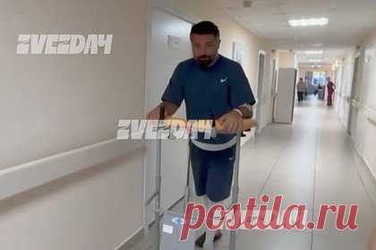 Перенесший срочную операцию на позвоночнике Чумаков опубликовал видео из больницы